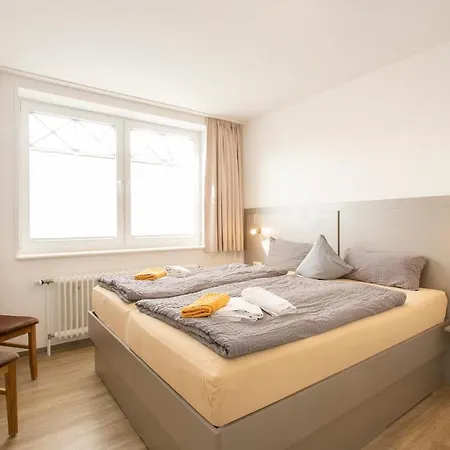 Uhlenkamp -3- Im Uhlenkamp * Langeoog